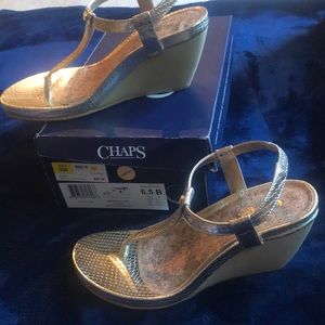 BRAND NEW Gold chaps sandals